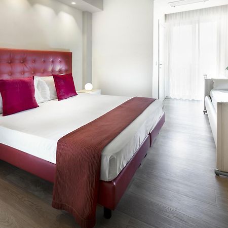 Hotel 2000 Riccione Esterno foto