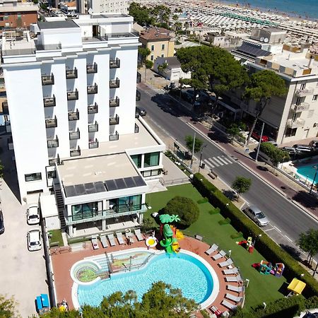 Hotel 2000 Riccione Esterno foto