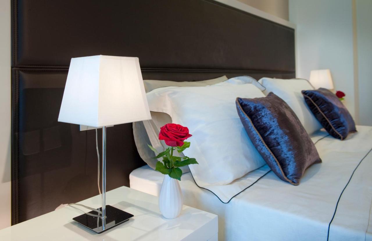 Hotel 2000 Riccione Esterno foto