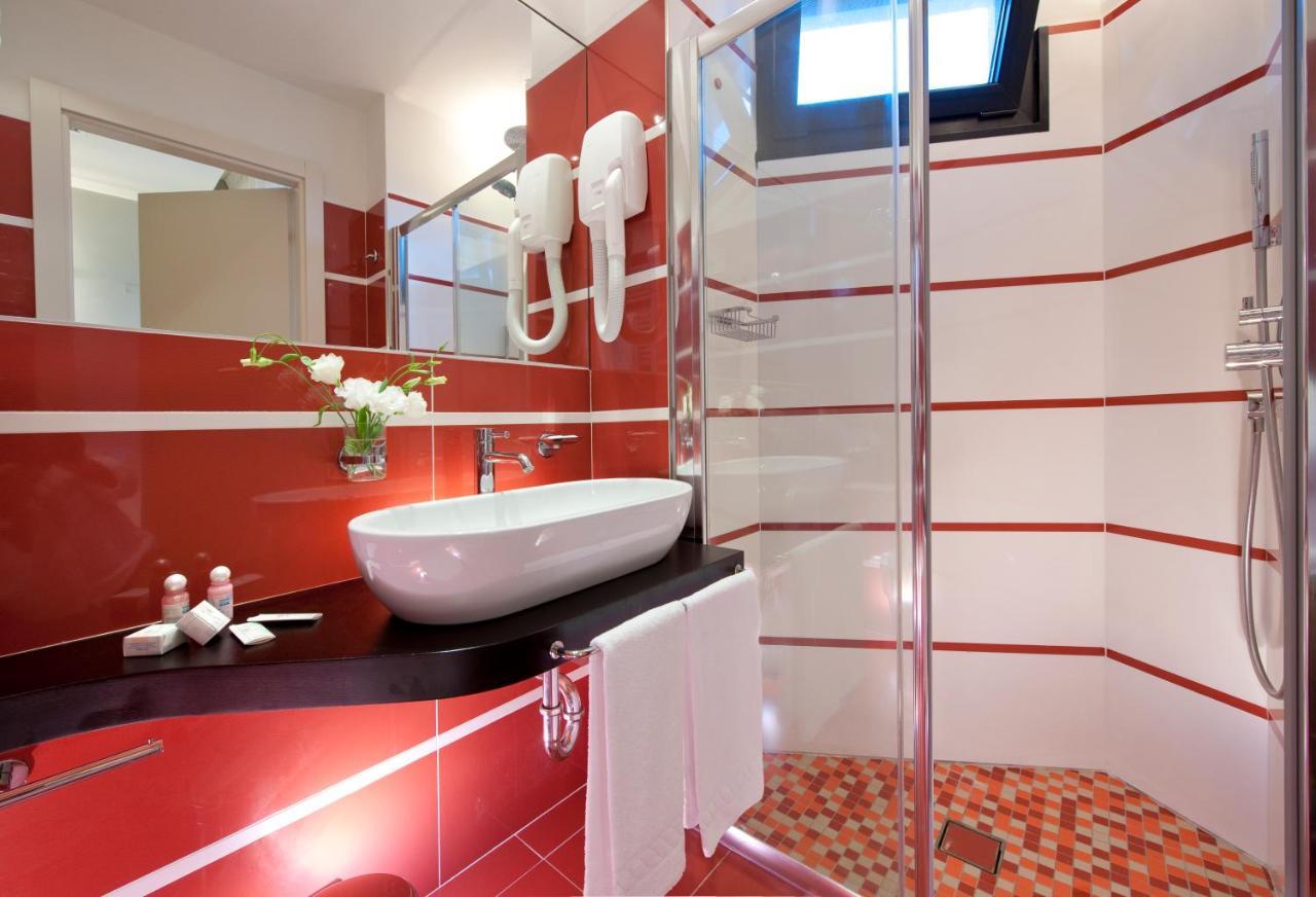 Hotel 2000 Riccione Camera foto