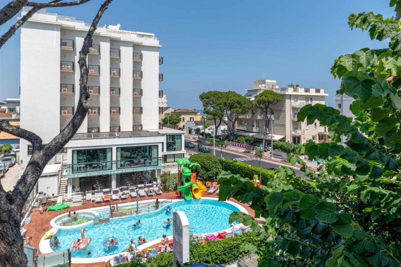 Hotel 2000 Riccione Esterno foto