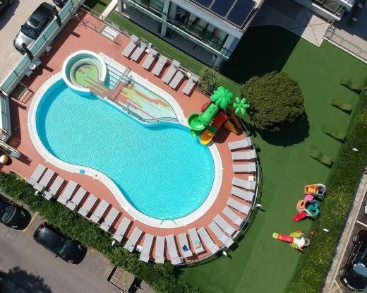 Hotel 2000 Riccione Esterno foto