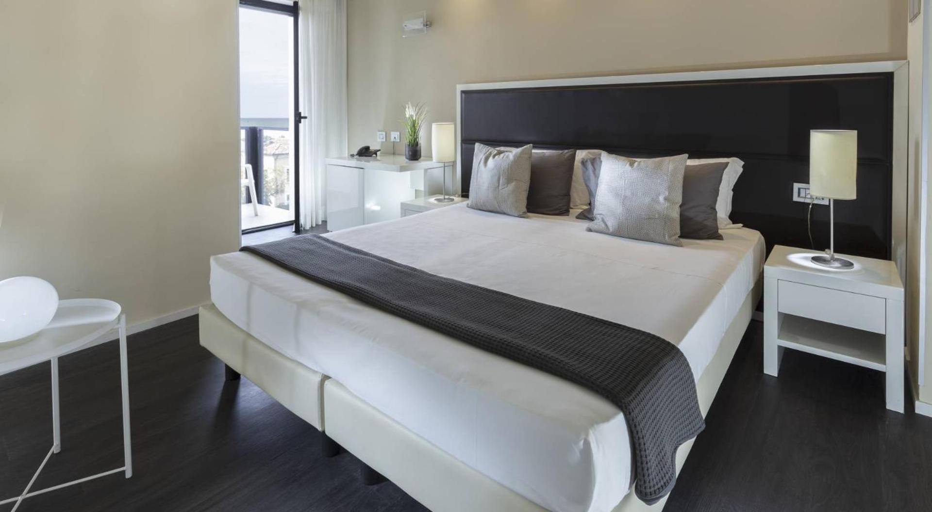 Hotel 2000 Riccione Esterno foto
