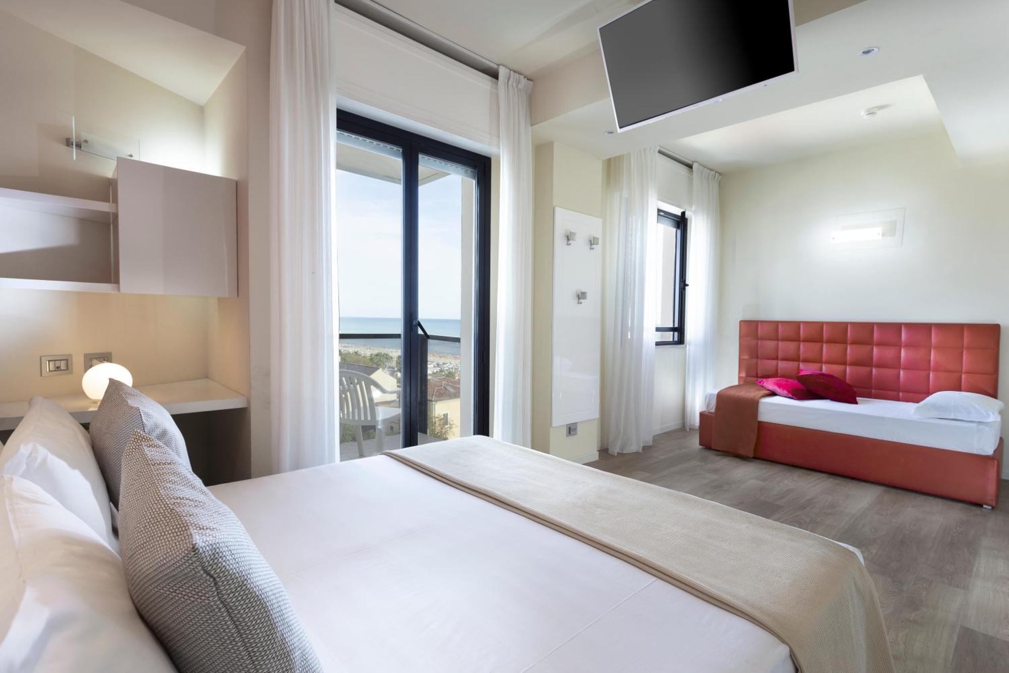 Hotel 2000 Riccione Esterno foto