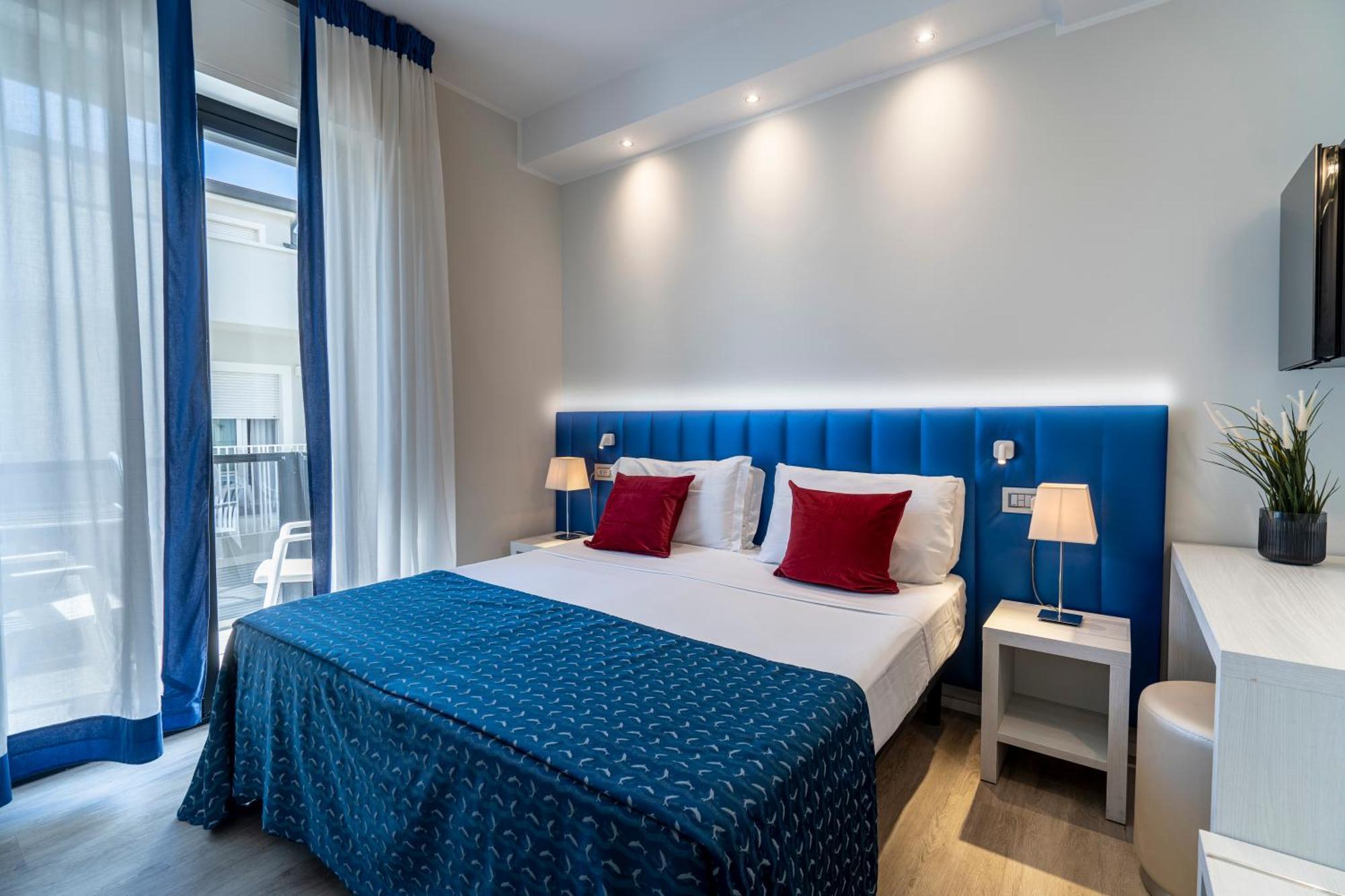 Hotel 2000 Riccione Esterno foto