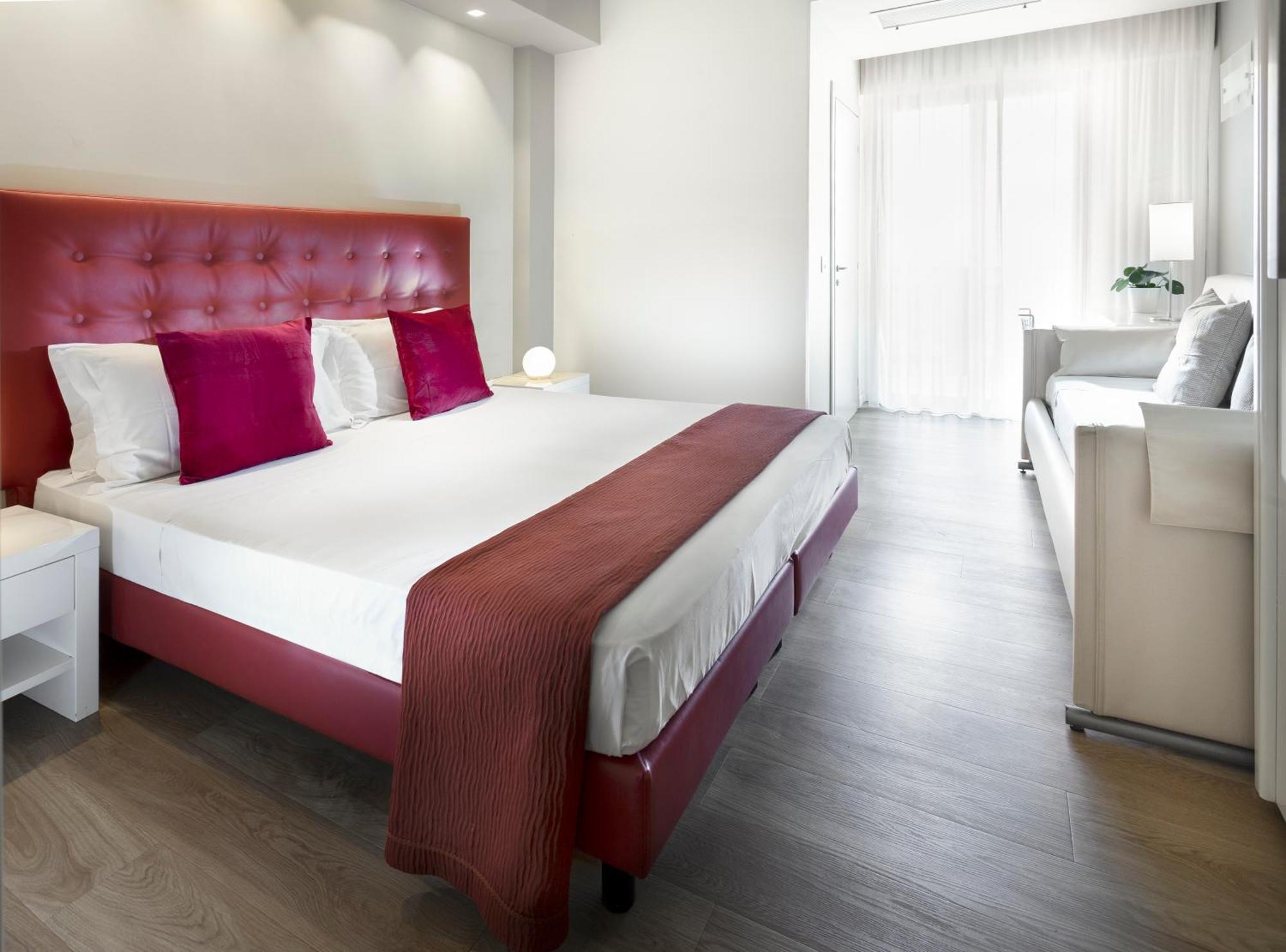 Hotel 2000 Riccione Esterno foto