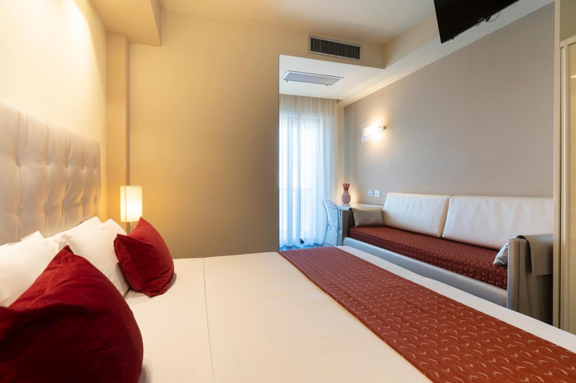 Hotel 2000 Riccione Esterno foto