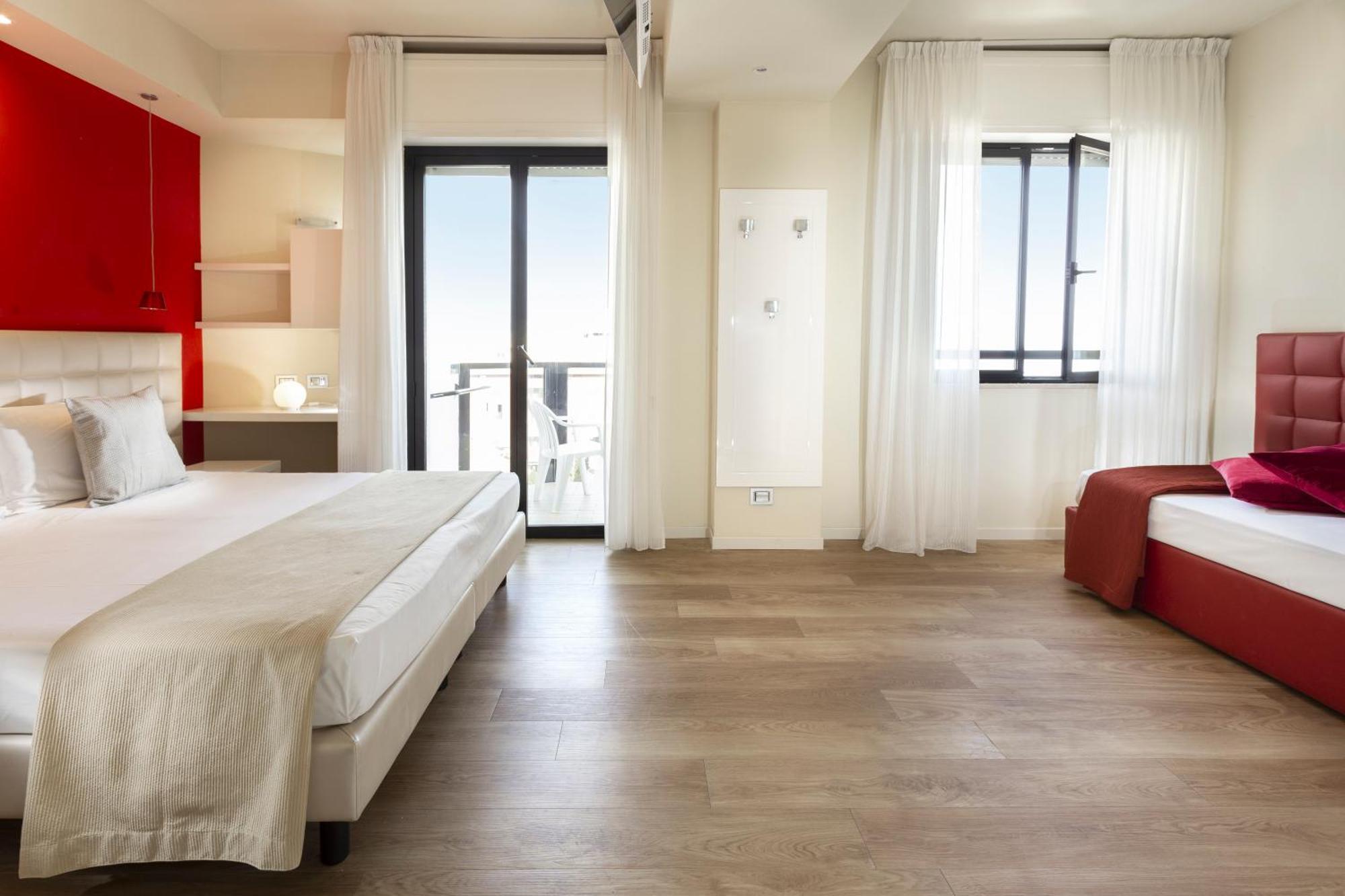 Hotel 2000 Riccione Esterno foto