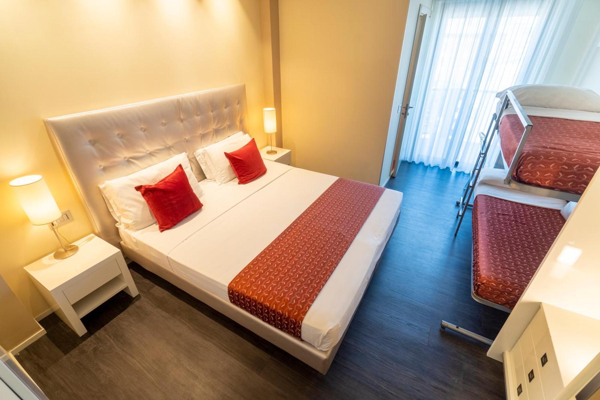 Hotel 2000 Riccione Esterno foto