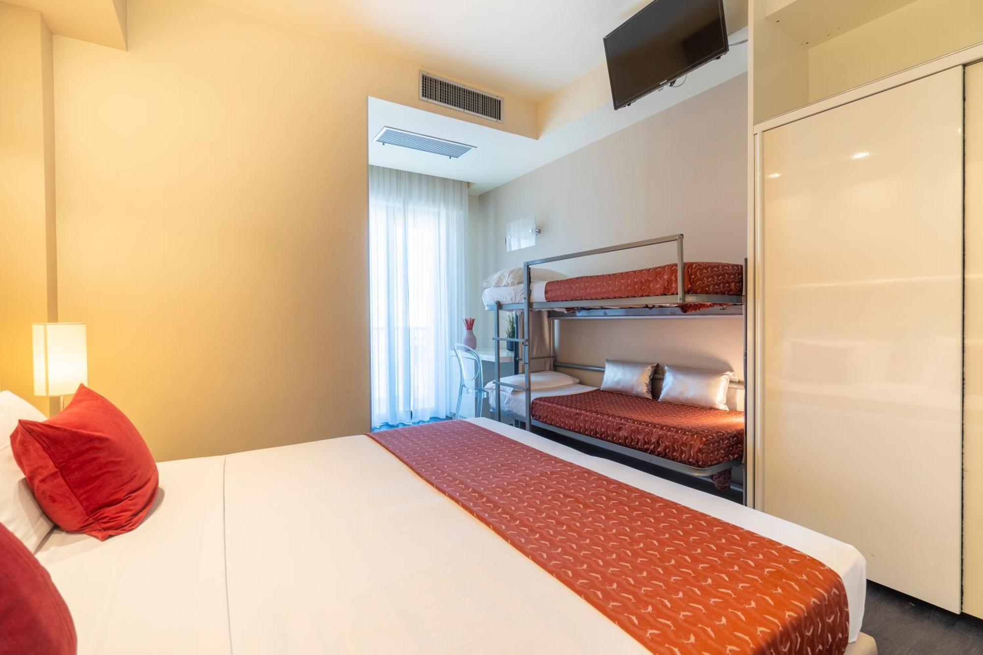 Hotel 2000 Riccione Esterno foto