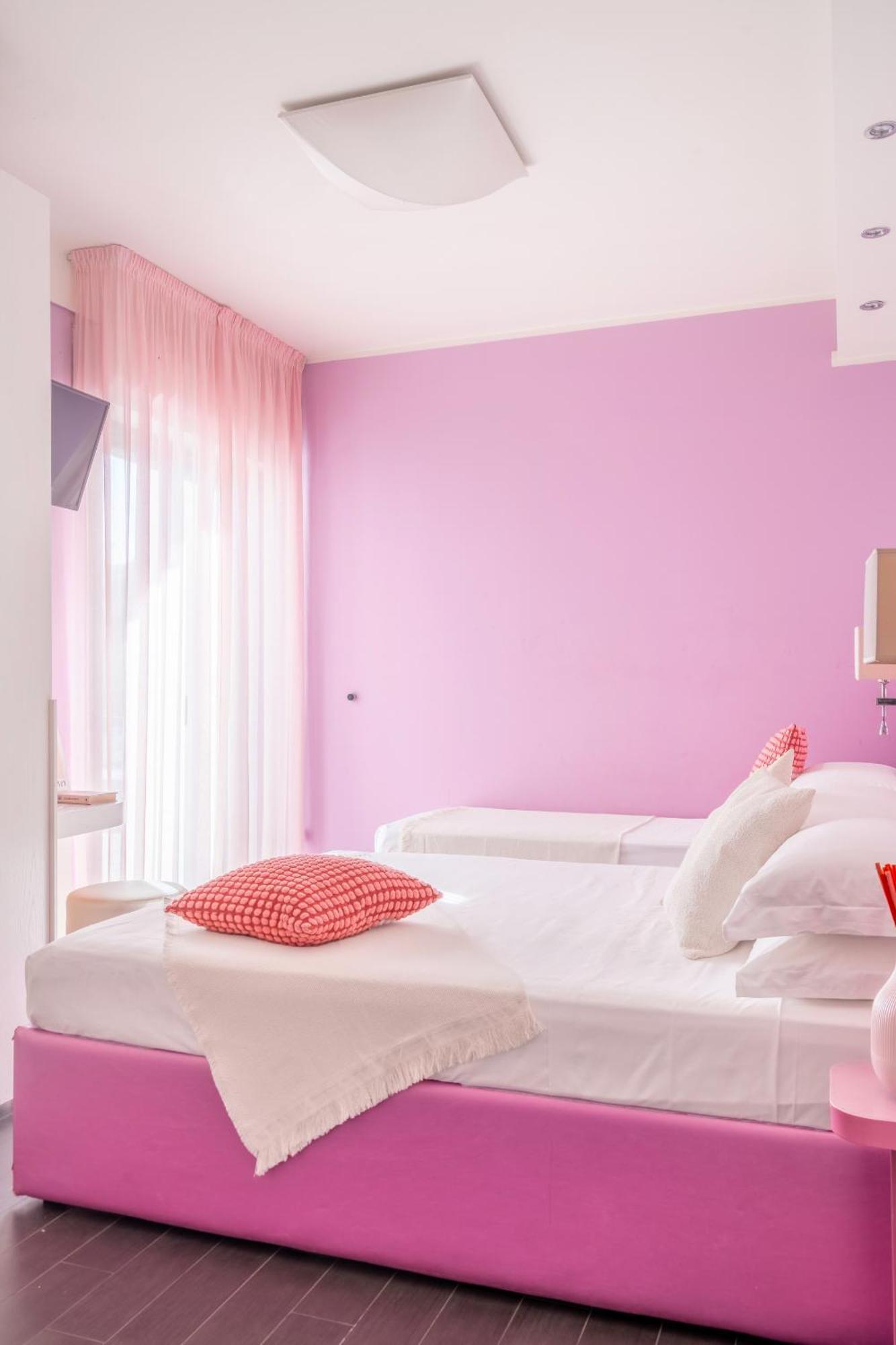 Hotel 2000 Riccione Esterno foto