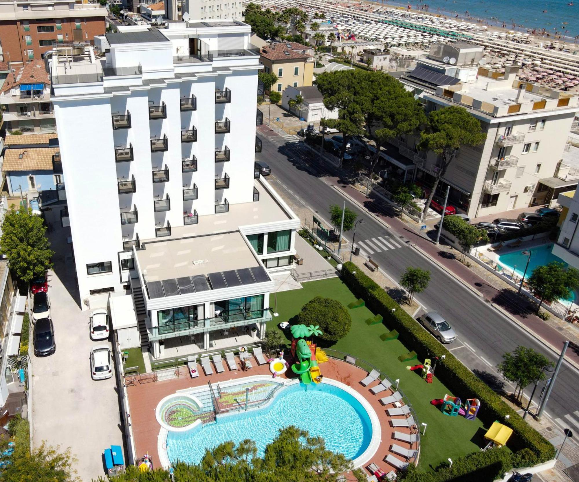 Hotel 2000 Riccione Esterno foto